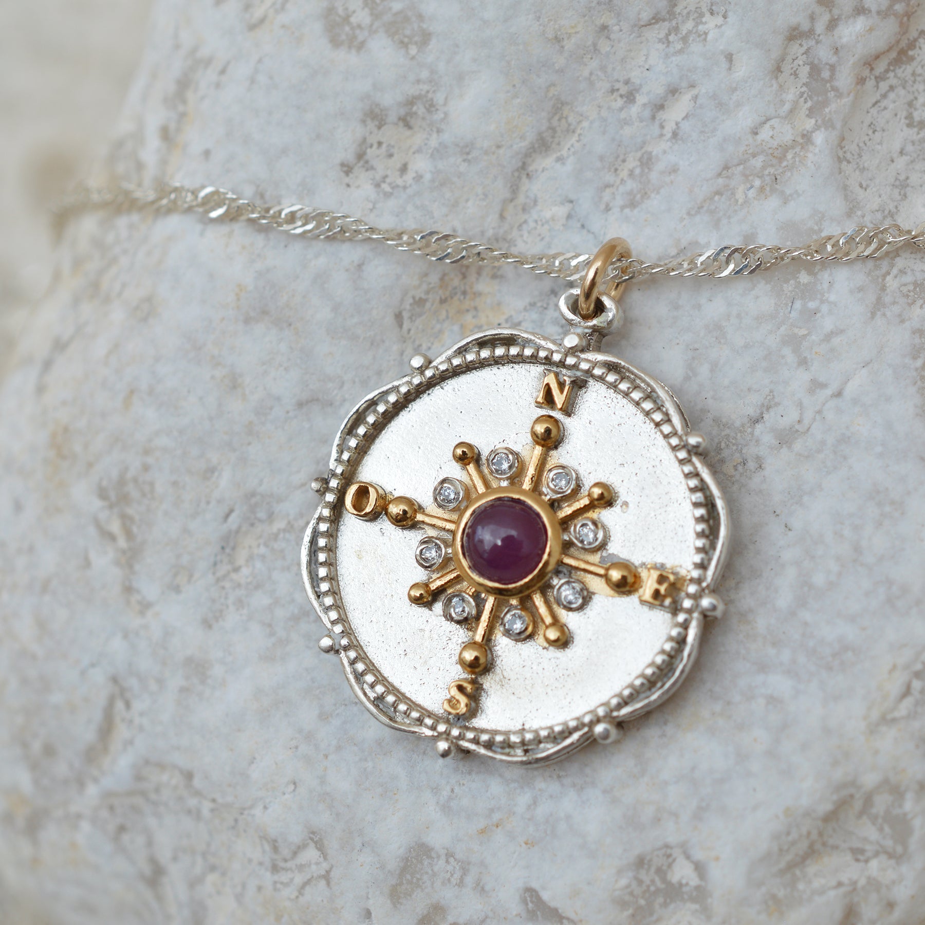 Collar Brújula Amatista Doble Tono